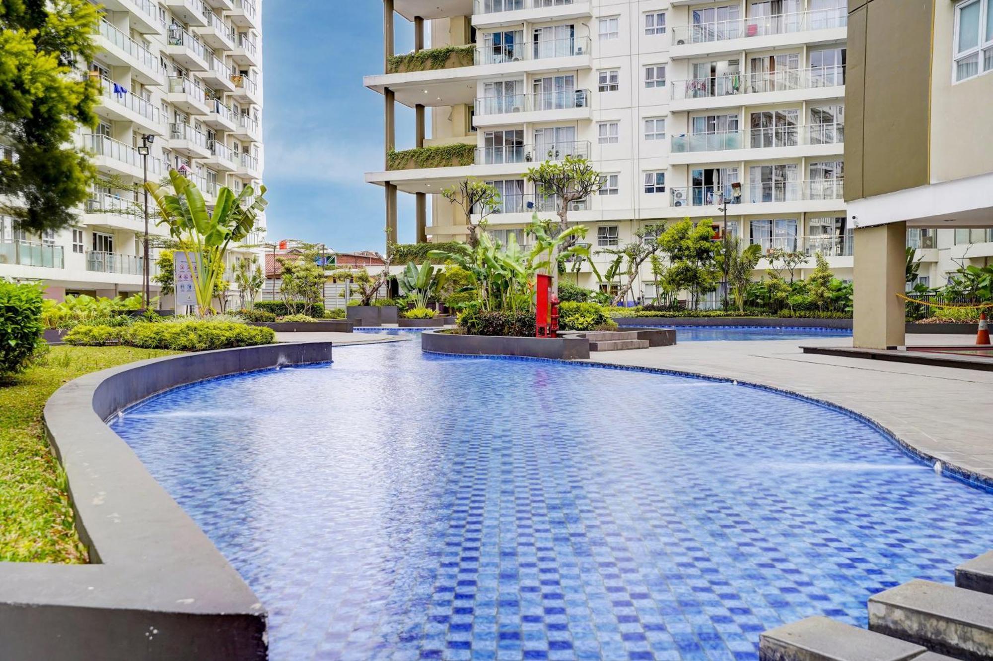 Oyo 93369 Gateway Cicadas By Qq Rent 2 Hotel